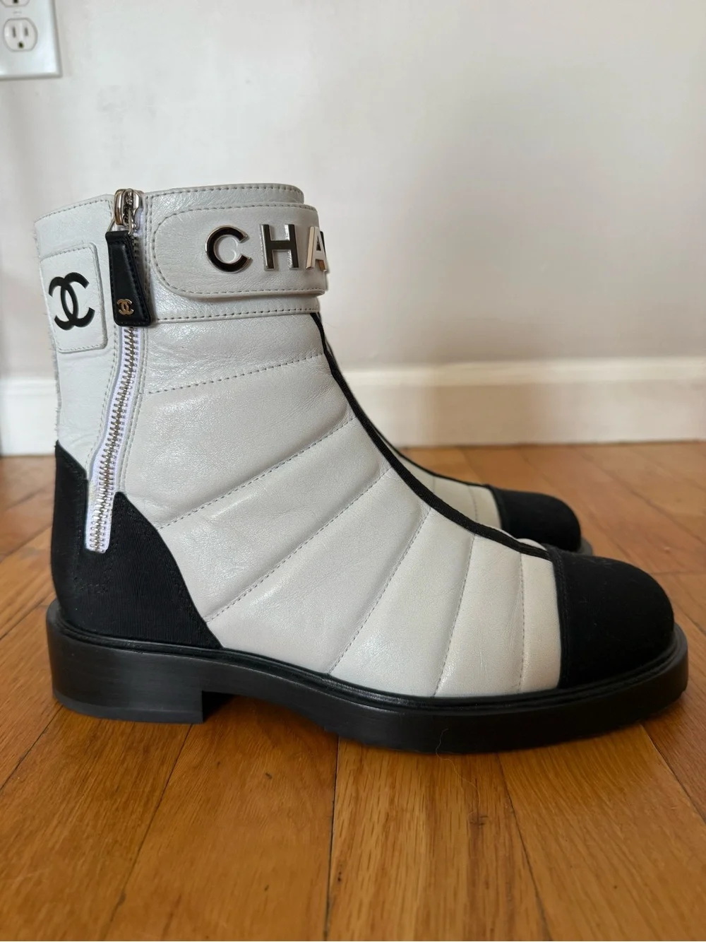 CHANEL new these